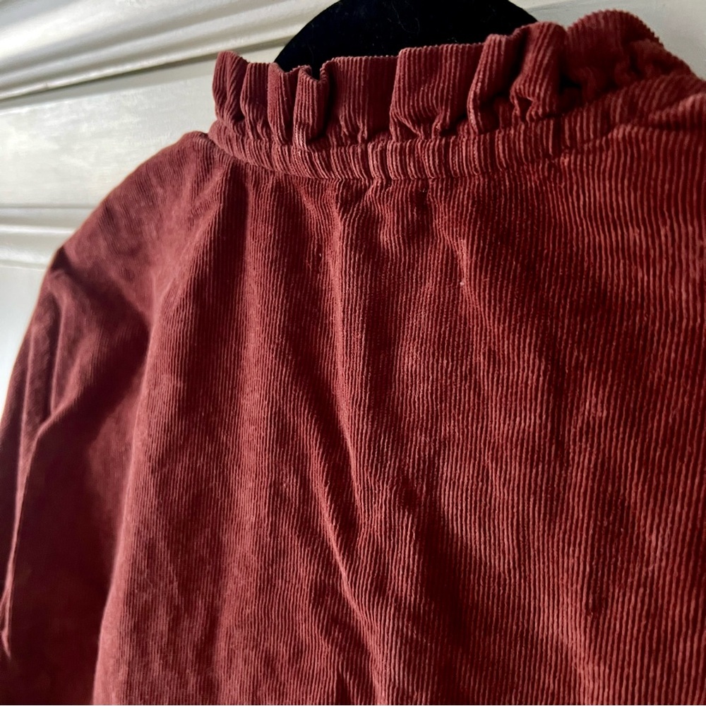 Boden Smocked High Neck Shirt in
Red Oak Corduroy, Size 6 - Picture 11 of 15